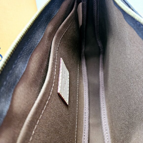 LOUIS VUITTON Multi Pochette Accessoires Pink - Picture 11 of 14